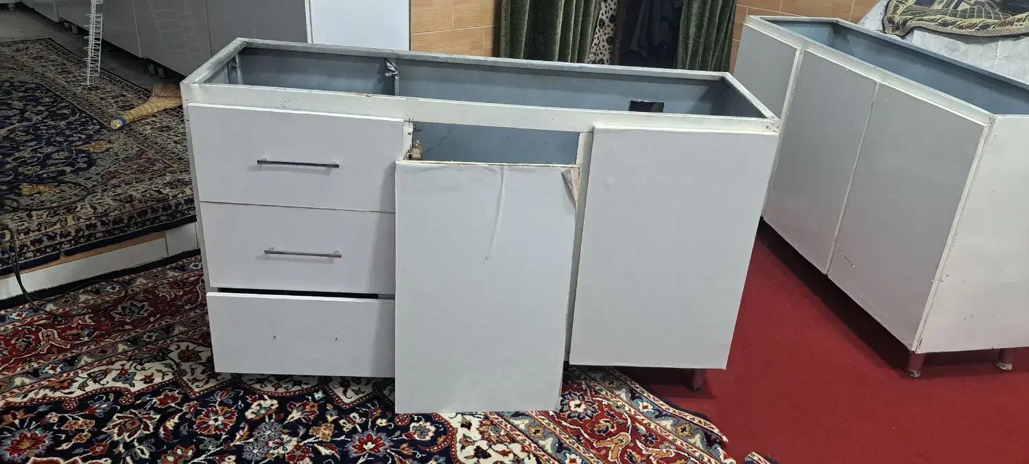 کابینت فلزی درب چوبی سفید|جاکفشی، کمد، دراور|تربت جام, شهرک آزادگان|دیوار