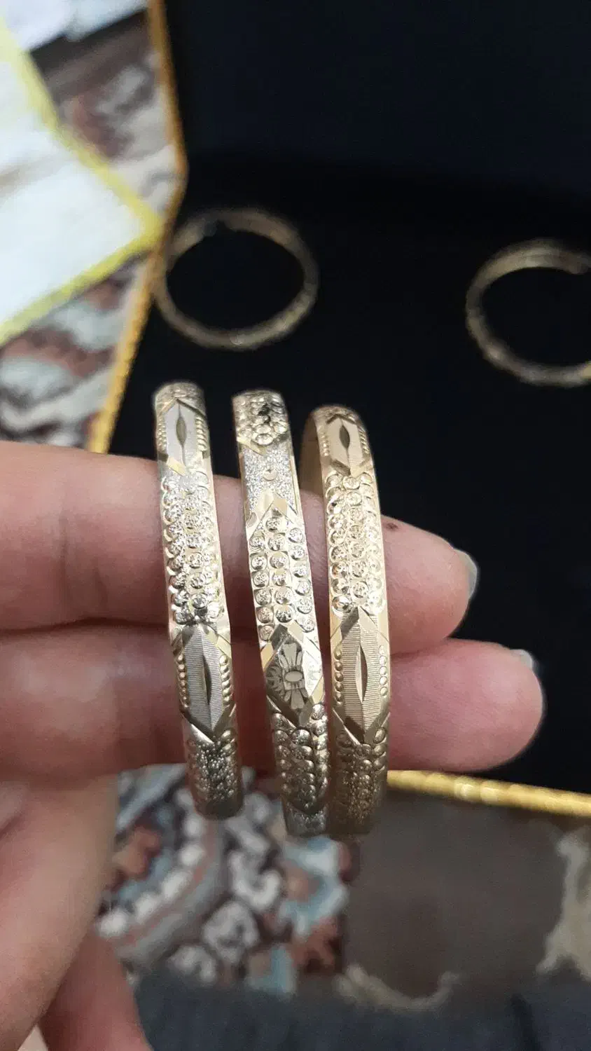 ۳۲گرم(یازده تومن)|جواهرات|قم, چهل درخت‎|دیوار