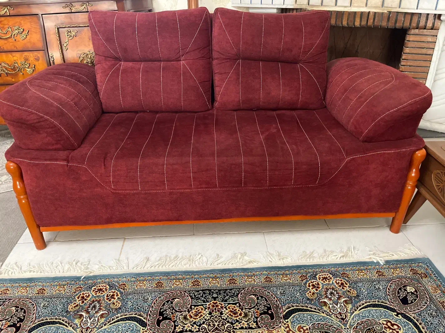 مبل راحتی چهار نفره تمیز و سالم|مبلمان خانگی و میز عسلی|دامغان, |دیوار