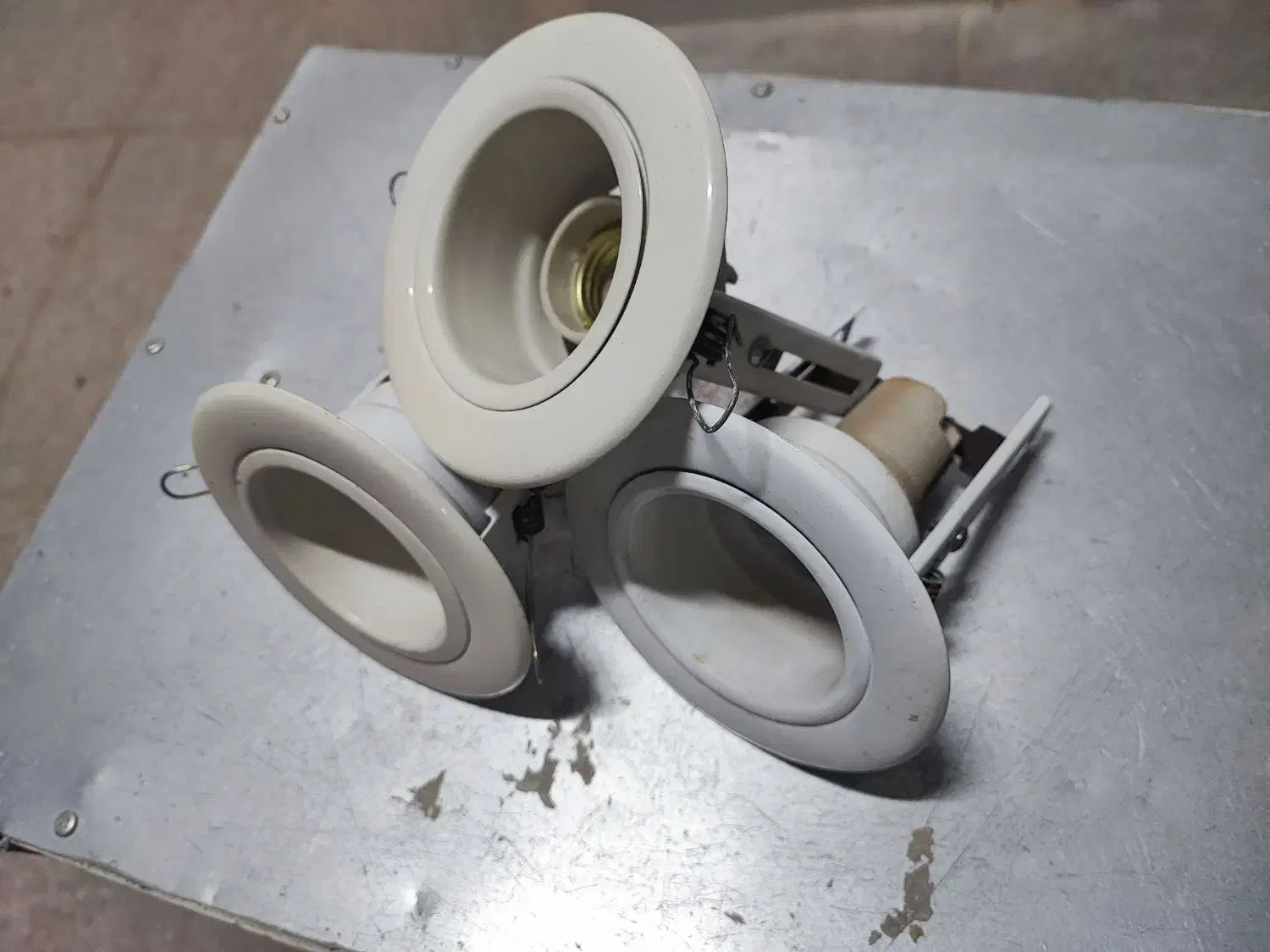 الوژن دست دوم|لامپ و چراغ|بوشهر, |دیوار