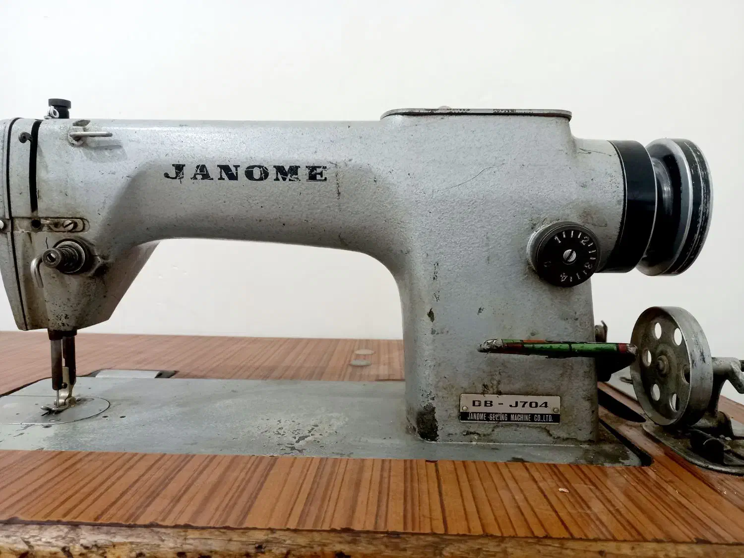 چرخ خیاطی ژانومه اصل ژاپن سالم خواب بوده|چرخ خیاطی و ریسندگی|مشهد, انقلاب|دیوار