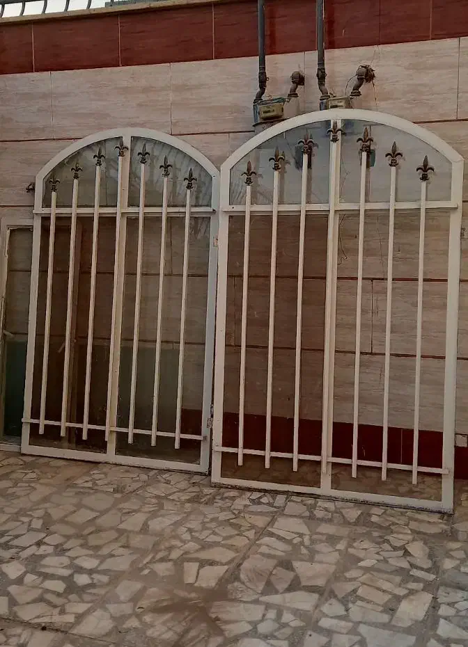 در و پنجره آهنی حفاظ دار|مصالح و تجهیزات ساختمان|برخوار, |دیوار