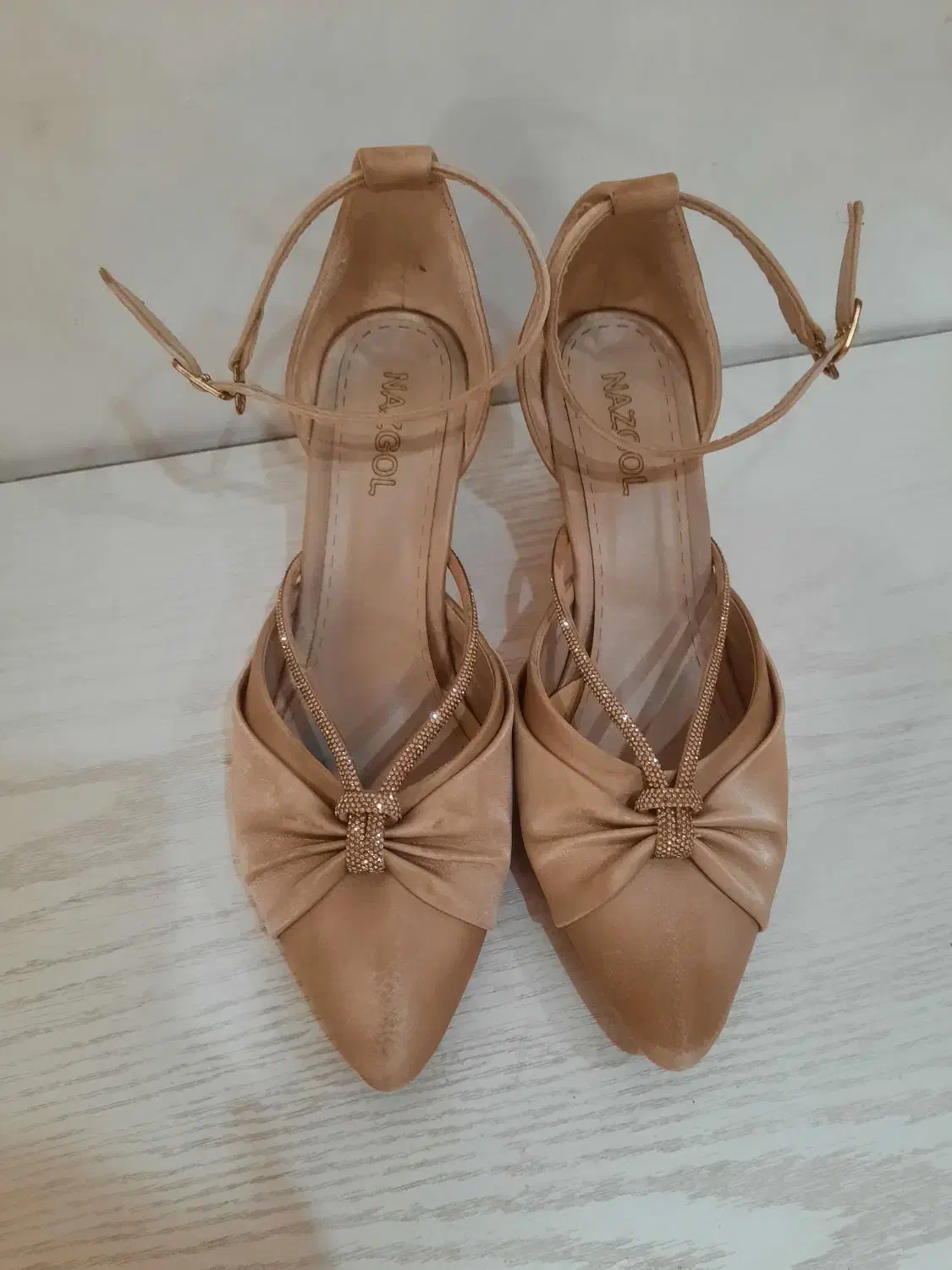 کفش مجلسی|کیف، کفش، کمربند|اسفراین, |دیوار