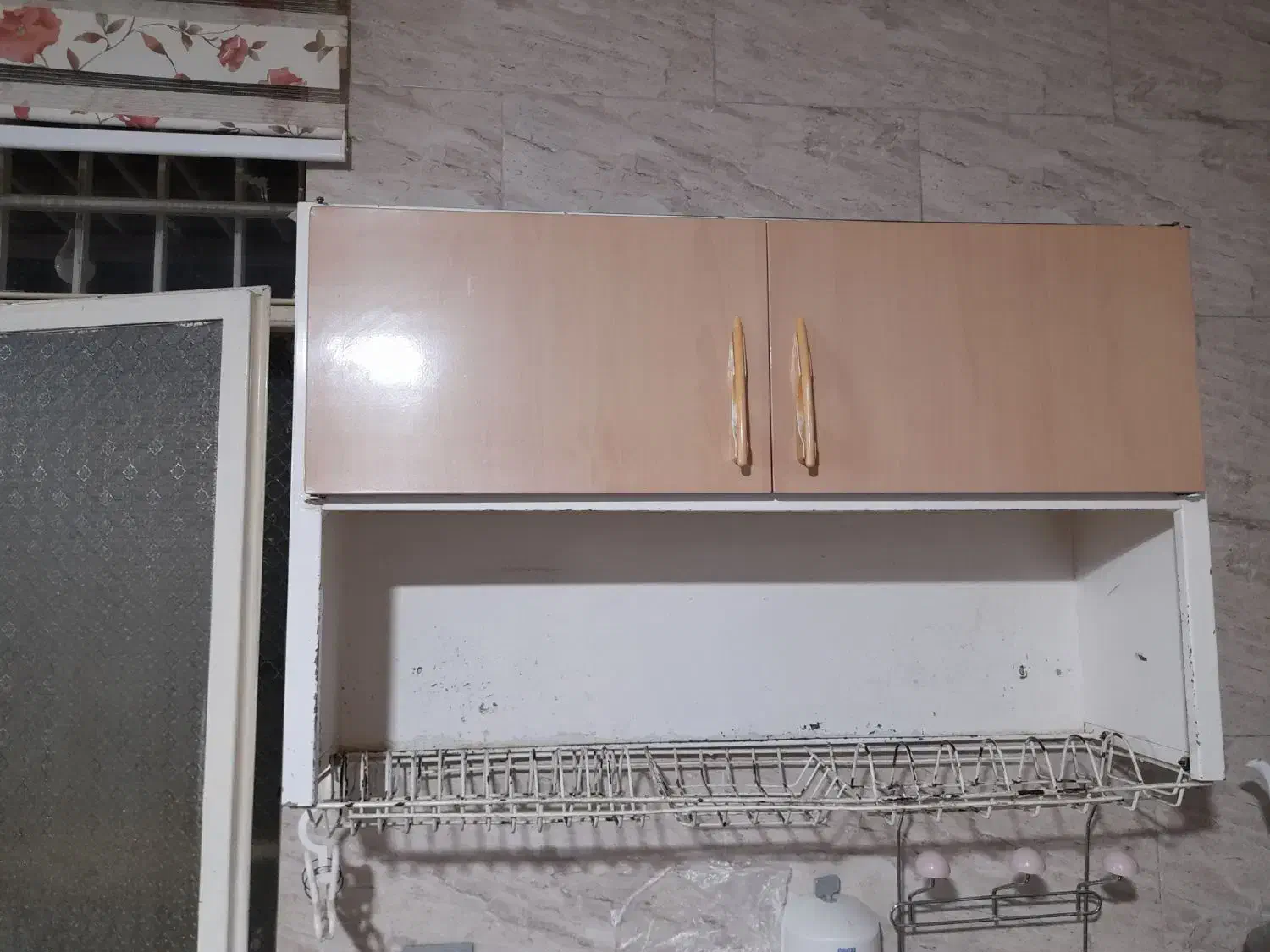 کابینت های فلزی و چوبی هستن و نسبتا نو|آبچکان و نظمدهنده ظروف|دامغان, |دیوار