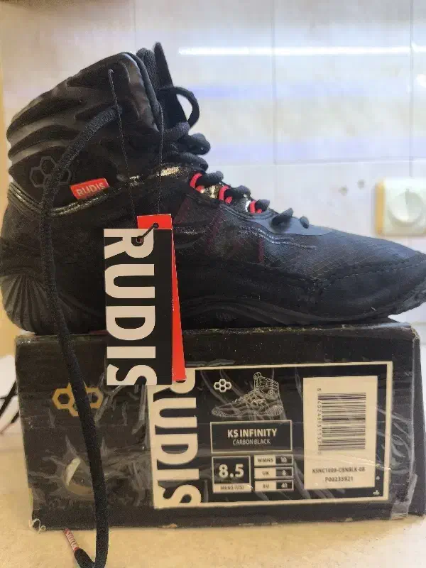 کتونی کشتی رودیس|کیف، کفش، کمربند|ری, دیلمان|دیوار