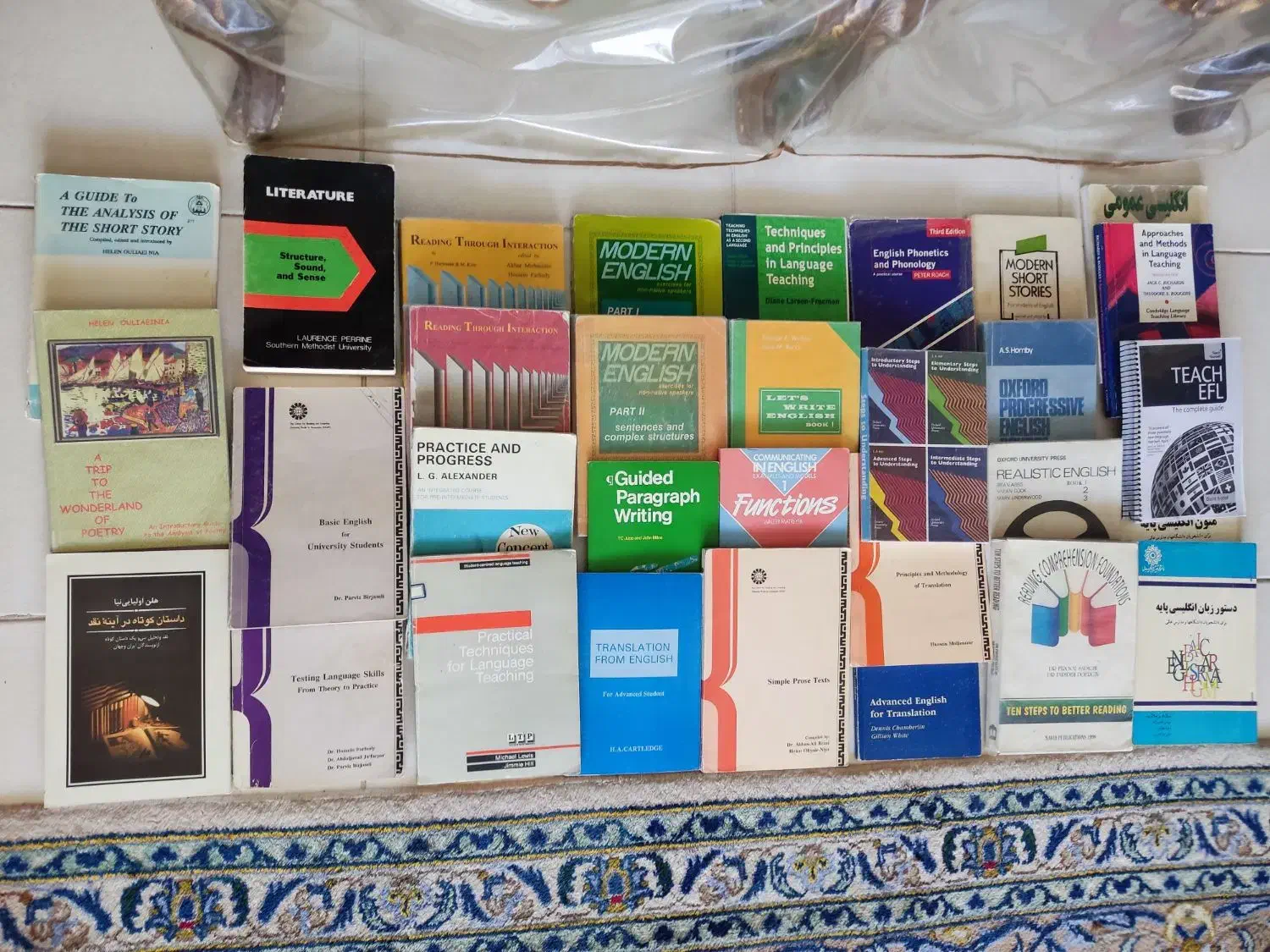 کتاب های زبان انگلیسی برای دانشجویان زبان انگلیسی|کتاب و مجله آموزشی|اصفهان, مرکز همایش های بین المللی اصفهان|دیوار