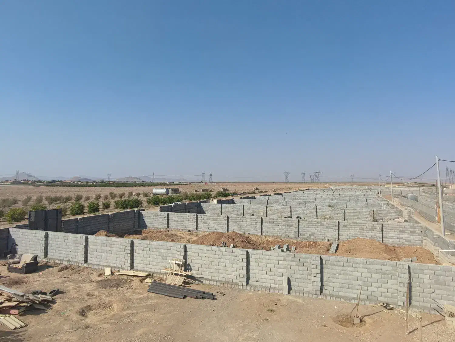 باغ با مجوز دیوار در جهاد آباد همراه با برق/سند/آب|فروش زمین و ملک کلنگی|شاهینشهر, شیخ بهایی|دیوار