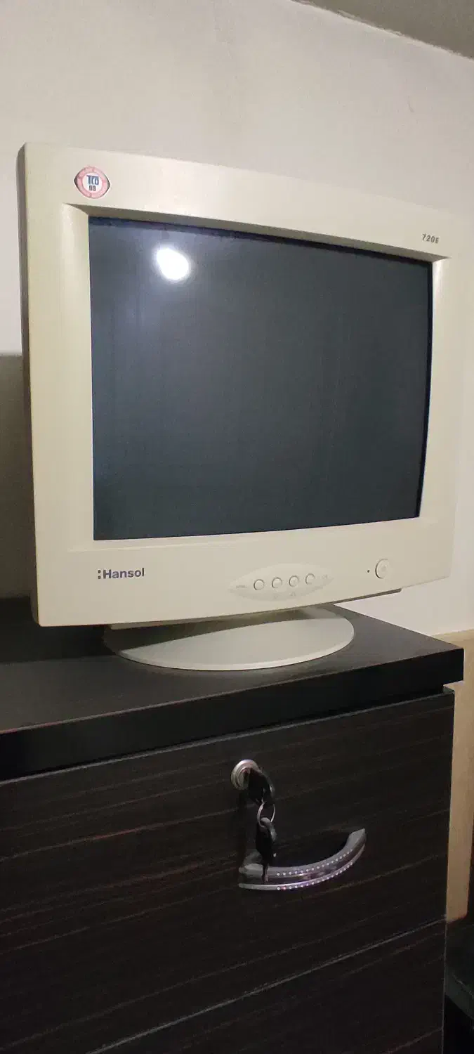 مانیتور لامپی هانسول بسیار کم کار کرده|صوتی و تصویری|قم, لسانی|دیوار