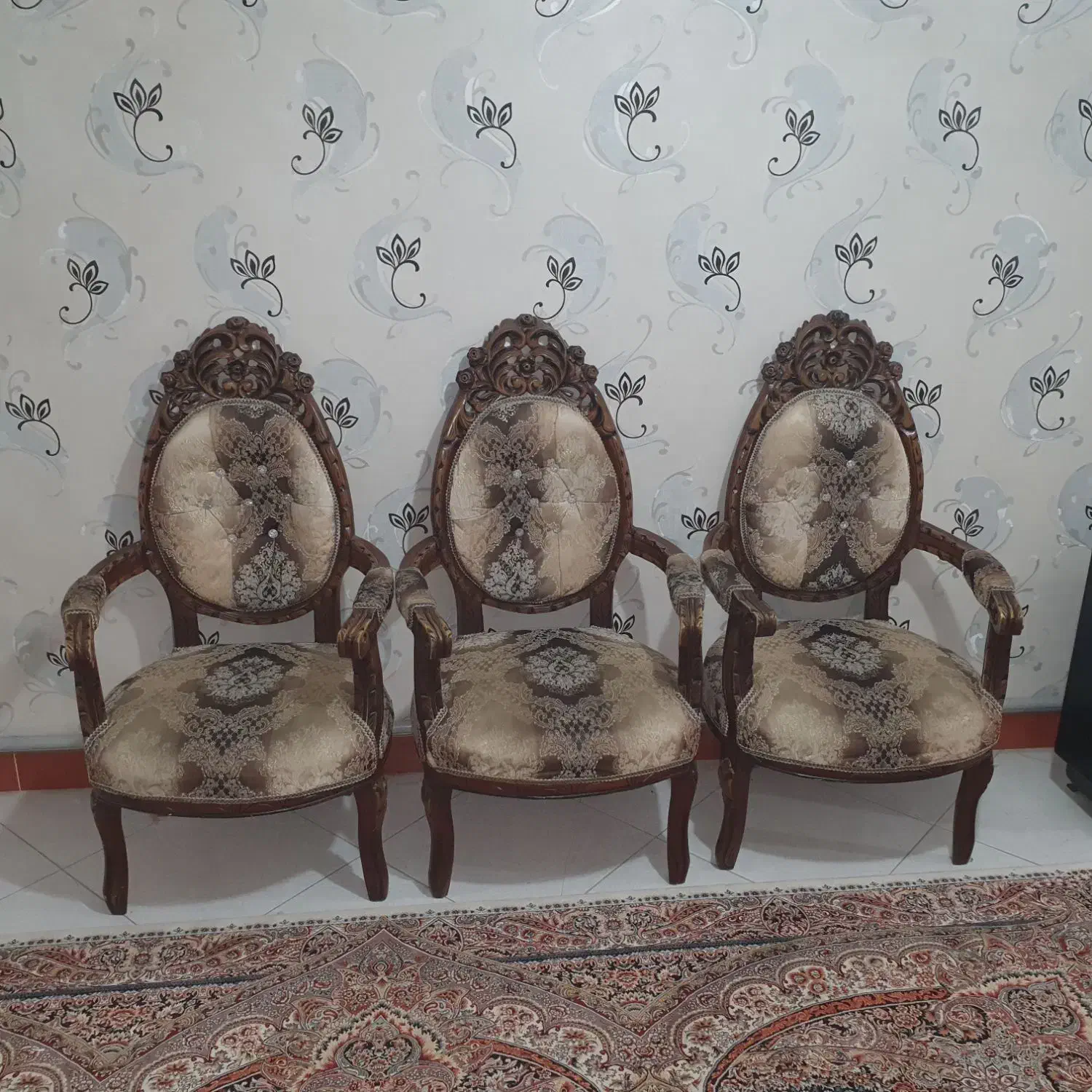 مبل سلطنتی ۹نفره همراه بامیز|مبلمان خانگی و میز عسلی|مشکین‌دشت, |دیوار