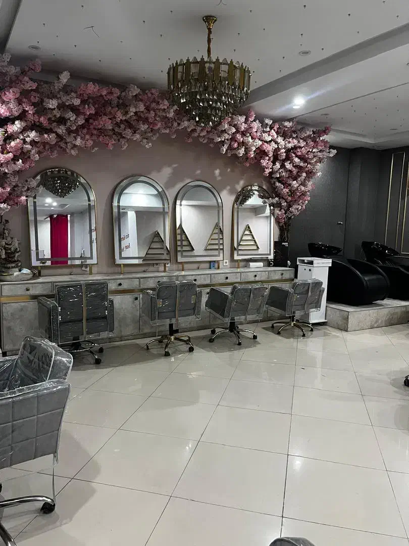 اجاره صندلی و اتاق در سالن زیبایی کاملا مجهز|خدمات آرایشگری و زیبایی|ری, اقدسیه|دیوار