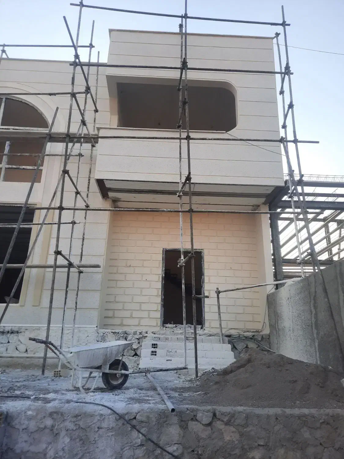 انجام کار شسته و ابزار و نرمه و ابصاف و سیمانکاری|خدمات پیشه و مهارت|رشت, شهرک قدس|دیوار