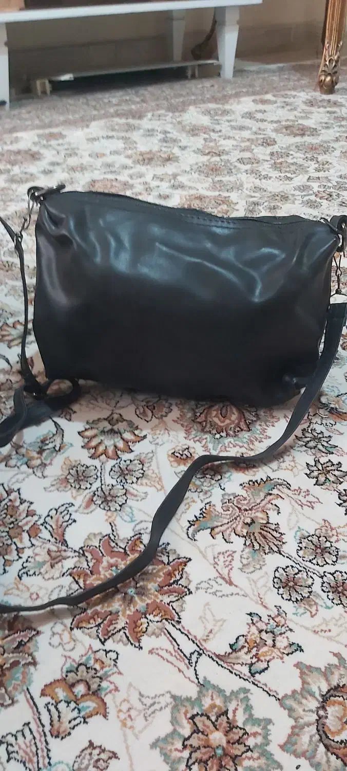 کیف رو دوشی|کیف، کفش، کمربند|ری, جوانمرد قصاب|دیوار