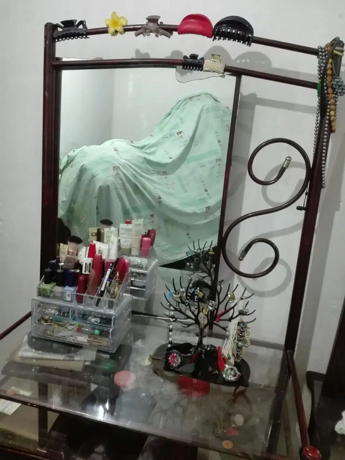 سرویس تخت دونفره و میز آرایش فرفوژه سالم|تخت و سرویس خواب|اهواز, بهشت آباد|دیوار