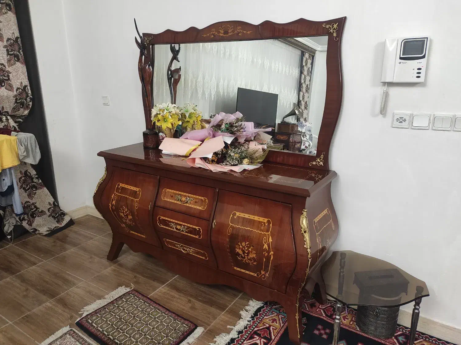 آینه و کنسول ـ بوفه چوبی|بوفه، ویترین، کنسول|اردبیل, |دیوار