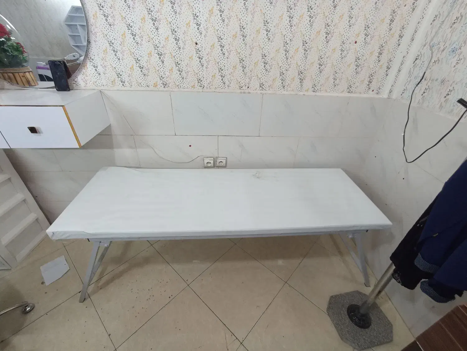 دکورارایشگاه آینه تخت صندلی|آرایشگاه و سالنهای زیبایی|مشهد, شهرک امام هادی (شهرک غرب)|دیوار