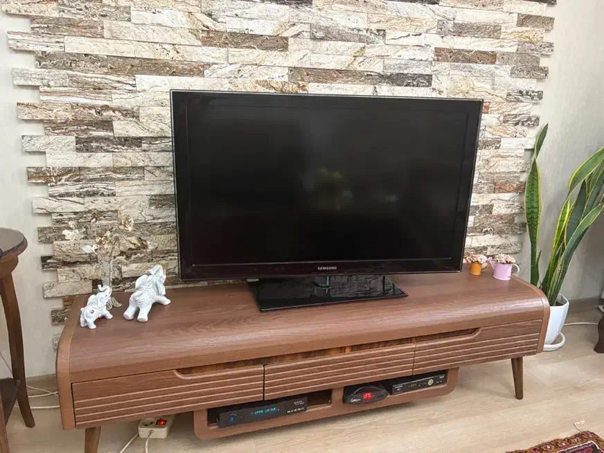 تلویزیون ۴۲ اینچ|تلویزیون و پروژکتور|تبریز, |دیوار