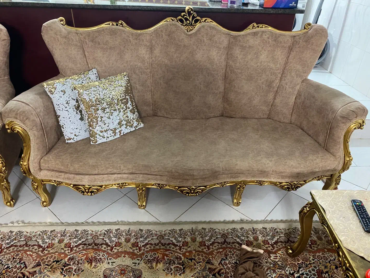 مبل ۹ نفره به همراه میز عسلی|مبلمان خانگی و میز عسلی|کلاچای, |دیوار