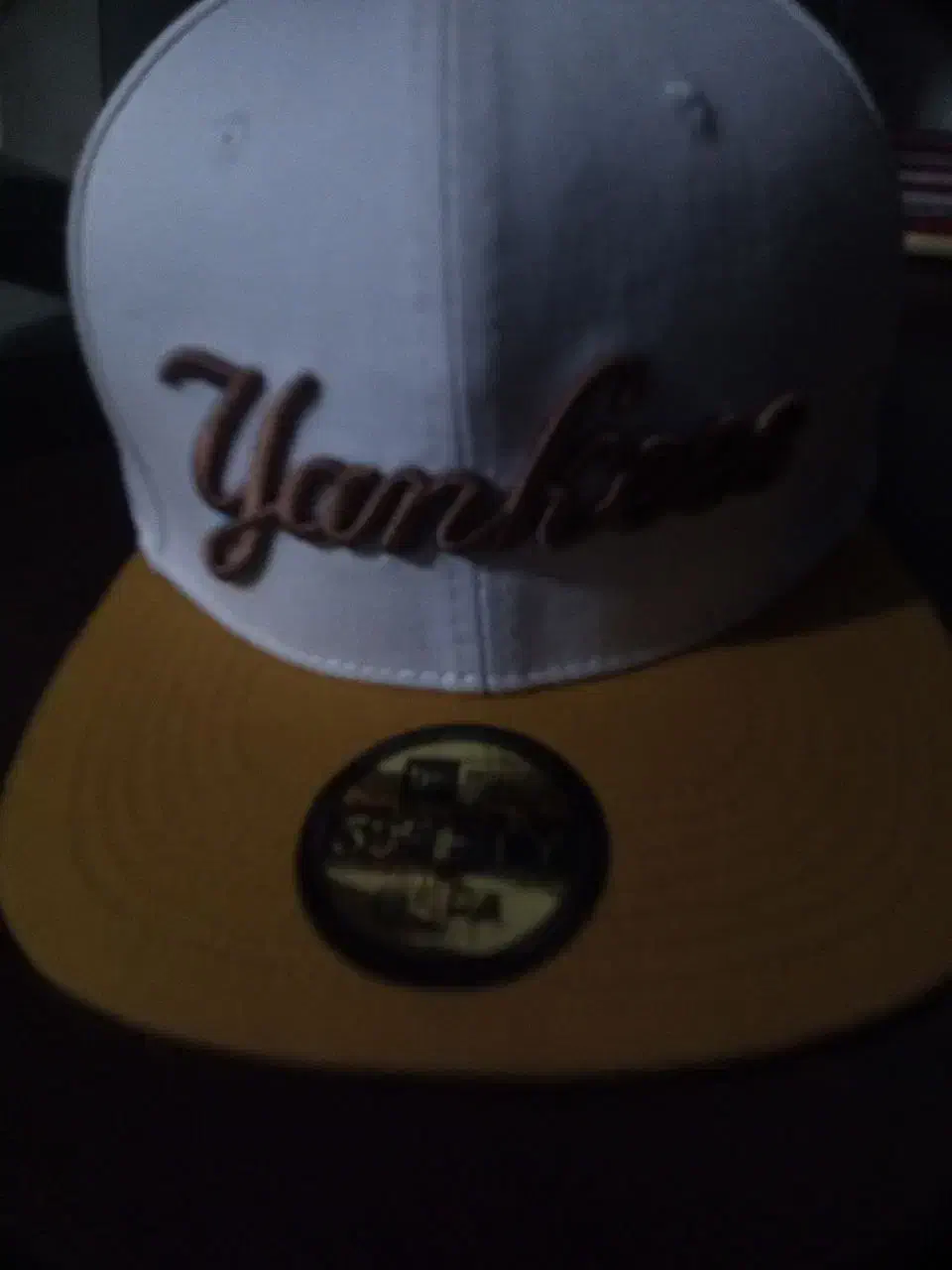 کلاه بک فیت|لباس|رشت, رشتیان|دیوار