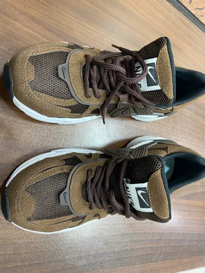 کتونی زنونه نایک v2k قهوه یی|کیف، کفش، کمربند|مشهد, استاد یوسفی (شهرک غرب)|دیوار