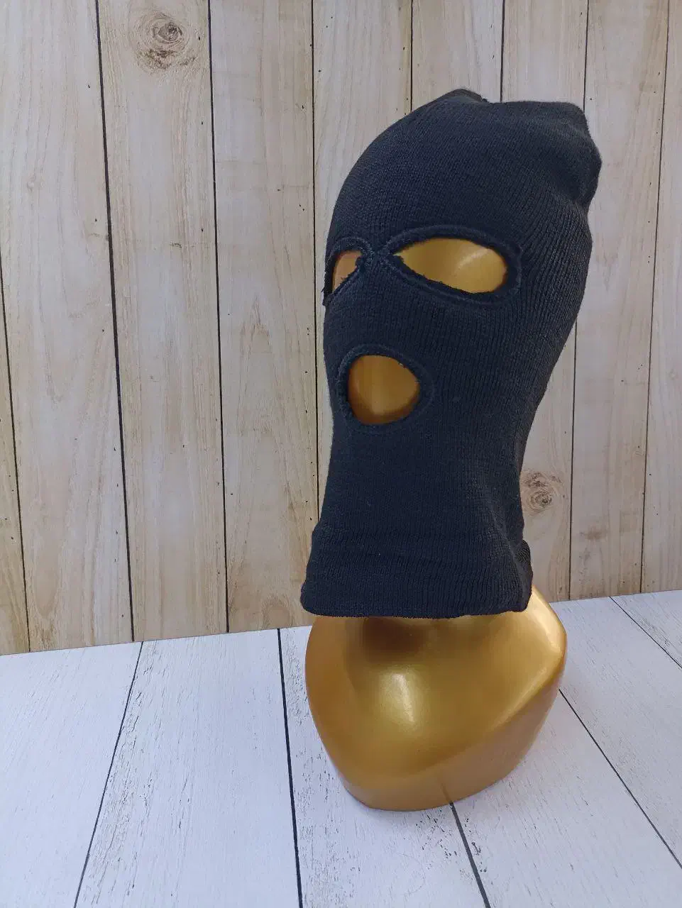 کلاه ماسکی (فیس)|لباس|قم, نیروگاه|دیوار