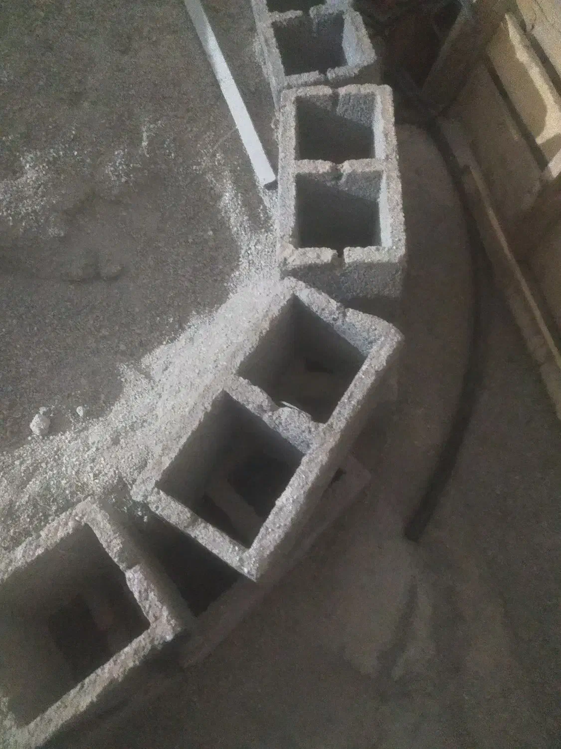 بلوک سیمانی|مصالح و تجهیزات ساختمان|صحنه, |دیوار