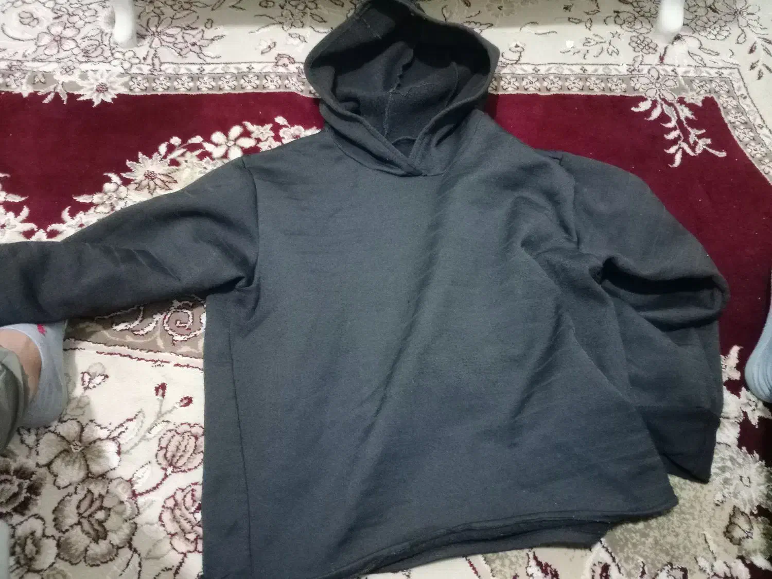 لباس|لباس|مشهد, موعود|دیوار