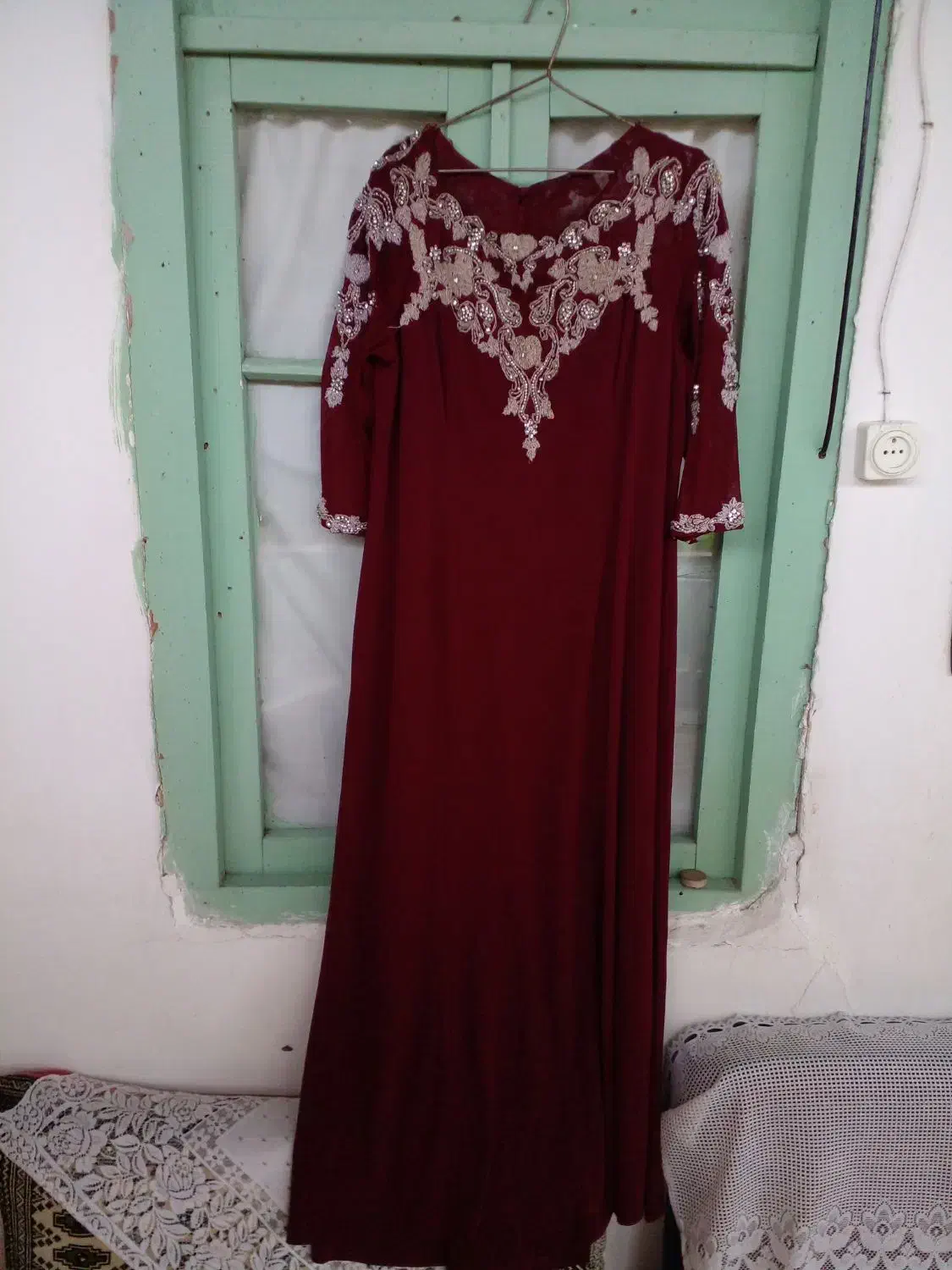 لباس مجلسی|لباس|املش, |دیوار