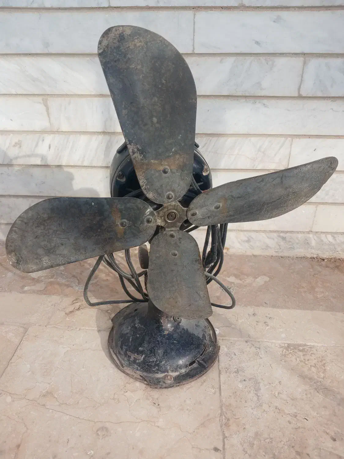 پنکه کلکسیونی.|کلکسیون اشیاء عتیقه|شاهرود, |دیوار