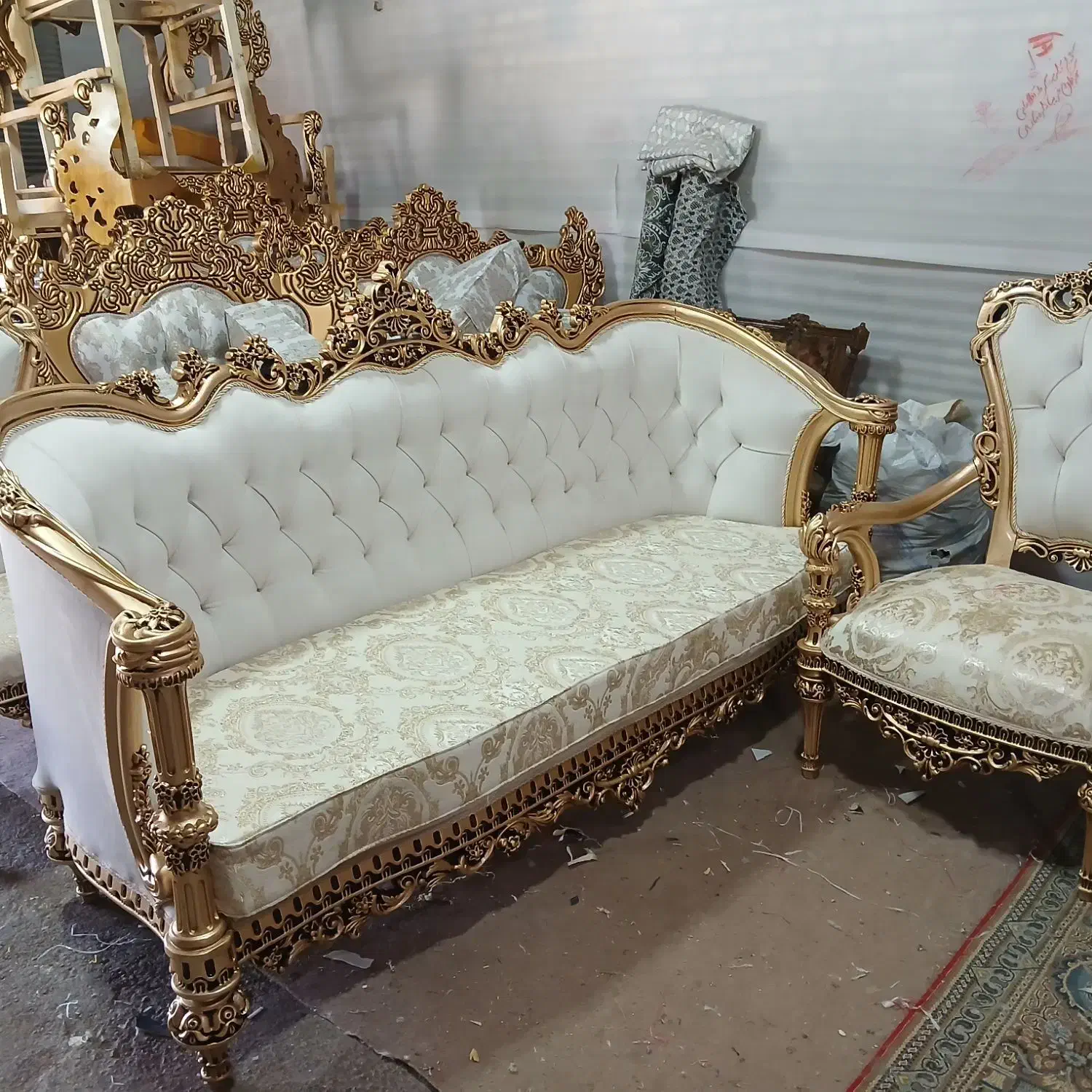 مبل تاج|مبلمان خانگی و میز عسلی|اهر, |دیوار