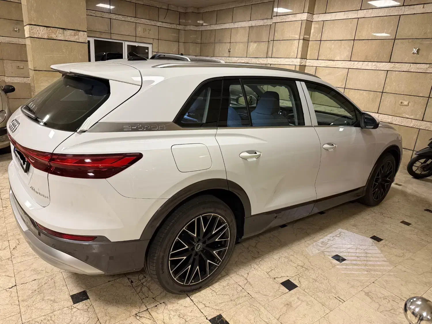 آئودی Q5 e-tron|خودرو سواری و وانت|تهران, فرمانیه|دیوار