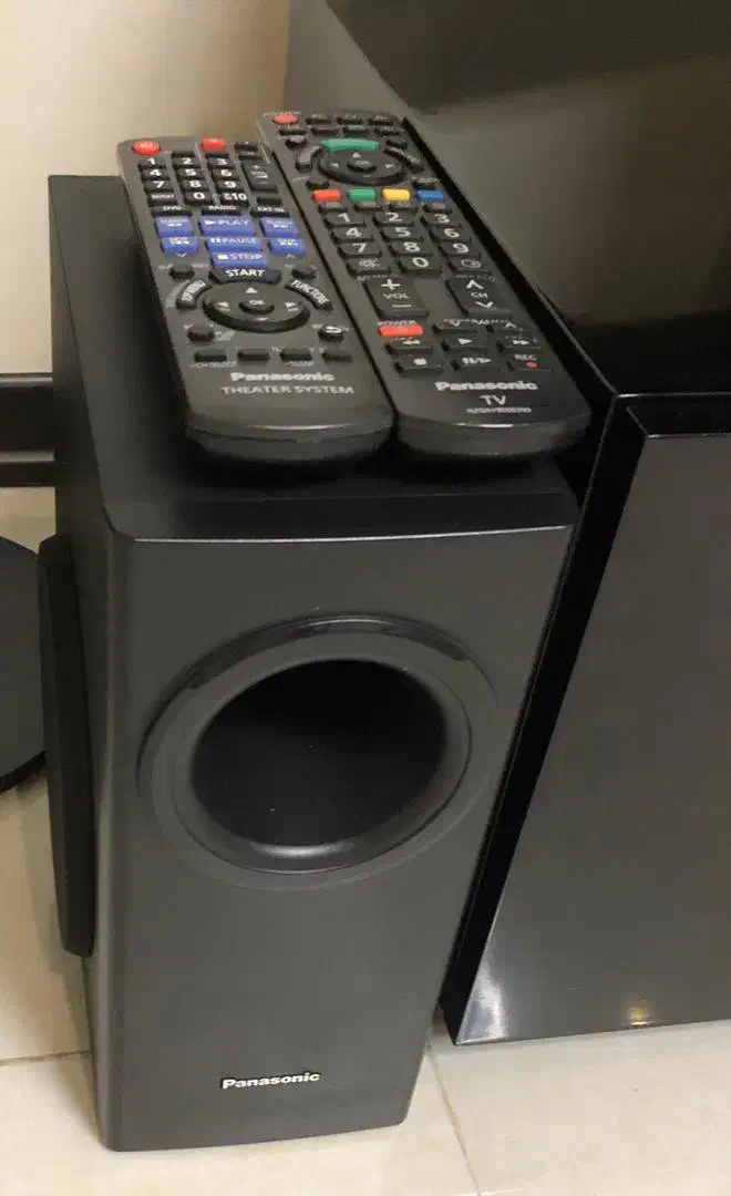 تلویزبون پاناسونیک به همراه سینما خانگی و میز|تلویزیون و پروژکتور|تهران, سلسبیل جنوبی|دیوار