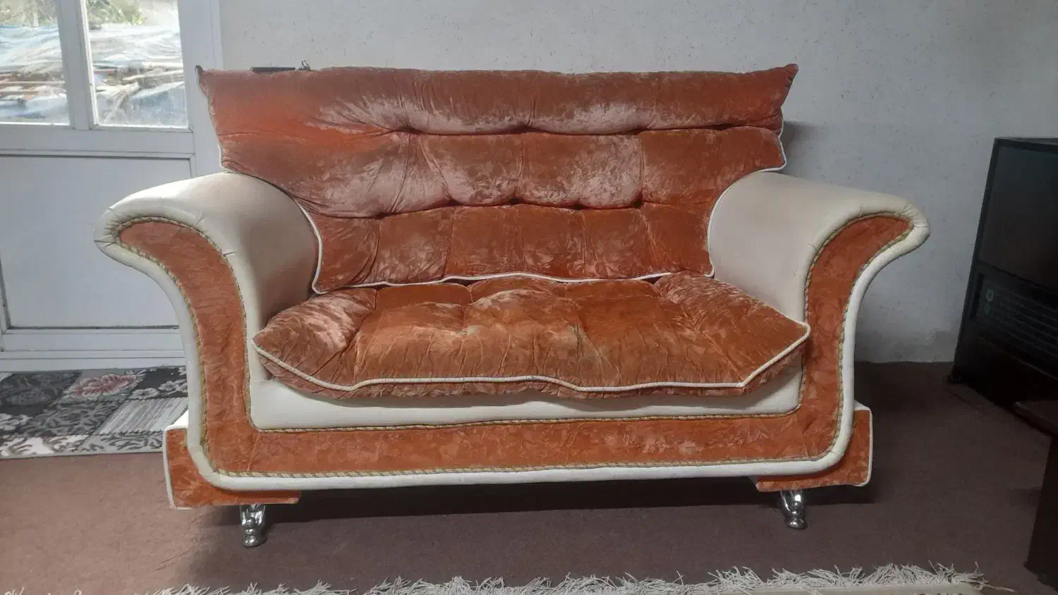 مبل۷نفره|مبلمان خانگی و میز عسلی|رشت, فرزانه|دیوار