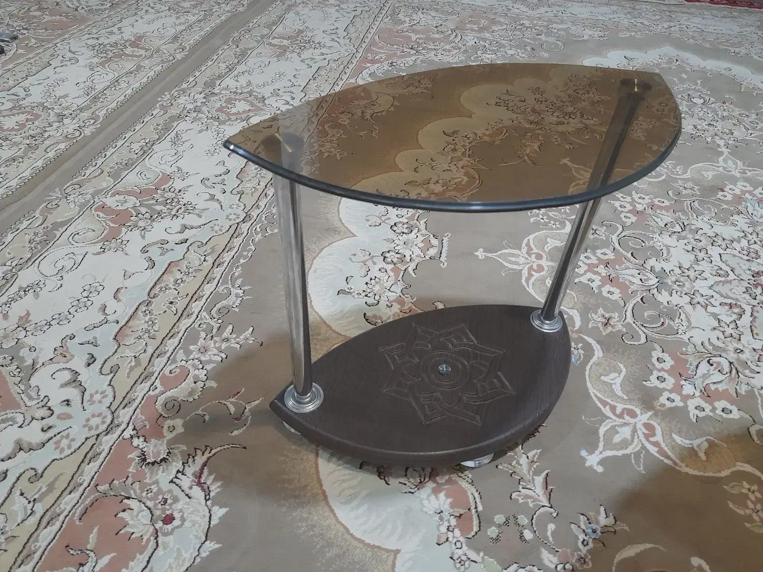 میزجلومبلی همراه سه تا عسلی|مبلمان خانگی و میز عسلی|خمین, |دیوار