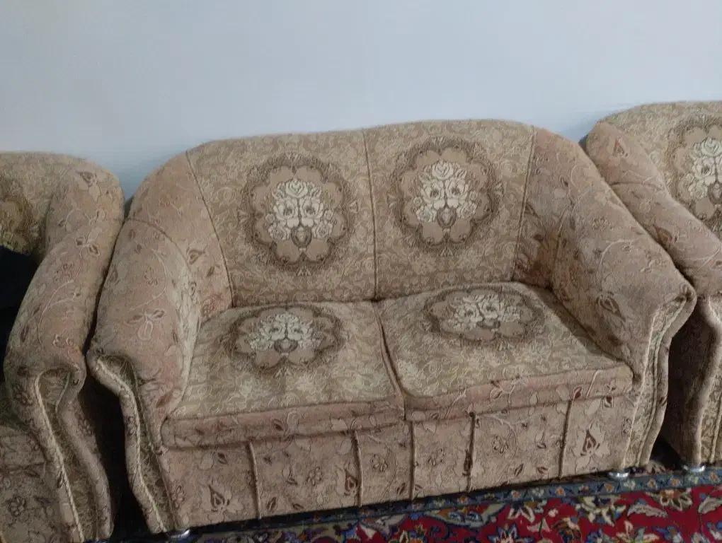 مبل هفت نفره با عسلی شیشه ای ۳۵۰۰|مبلمان خانگی و میز عسلی|مراغه, |دیوار