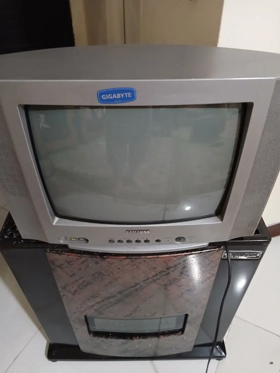 تلویزیون ۱۵ و۲۱ اینچ|تلویزیون و پروژکتور|تهران, بریانک|دیوار