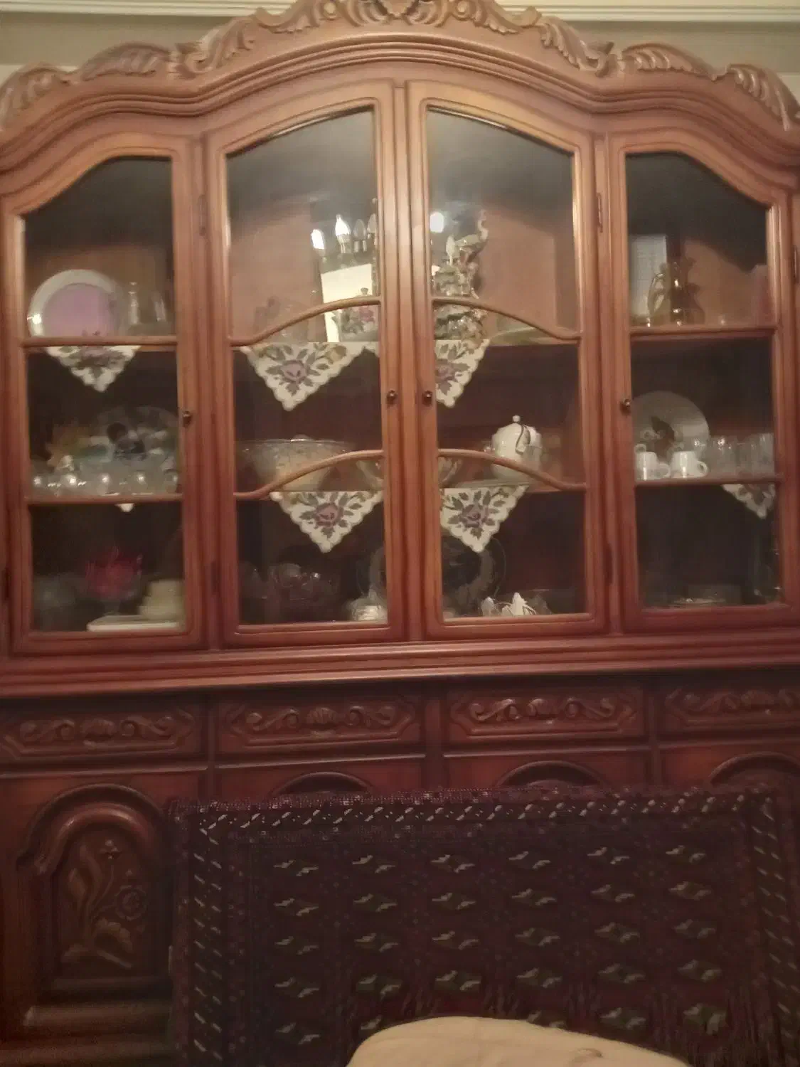 بوفه بزرگ قدیمی|بوفه، ویترین، کنسول|تبریز, |دیوار