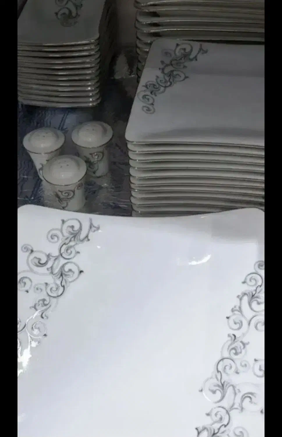 سرویس چینی زرین ۱۲ نفره همراه کارتون|ظروف سرو و پذیرایی|ملایر, |دیوار