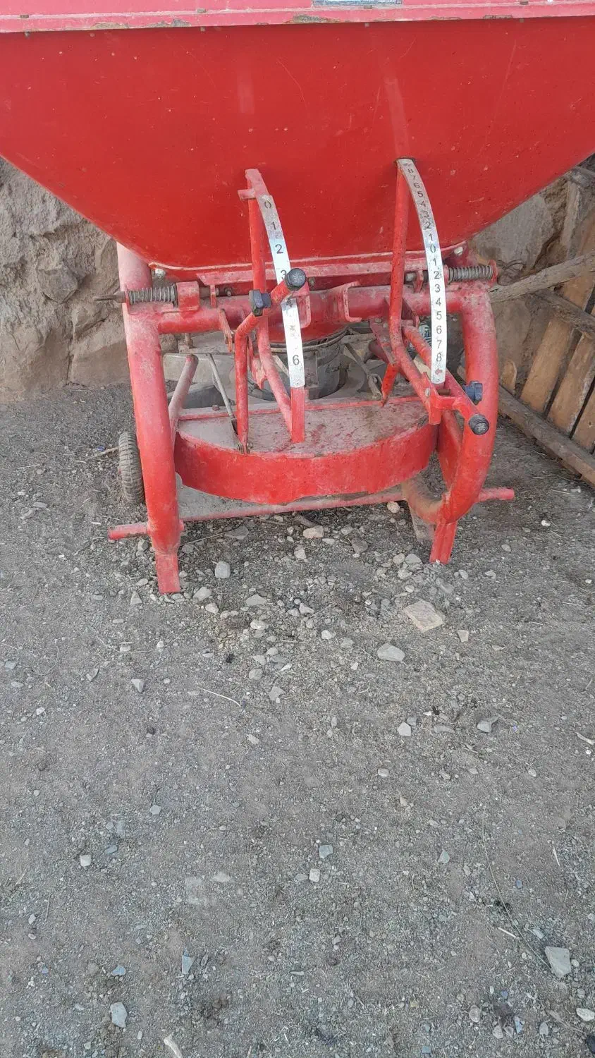 بذرپاش و کودپاش ۵۰۰ کیلویی|قطعات یدکی و لوازم جانبی|تربت جام, جامی|دیوار