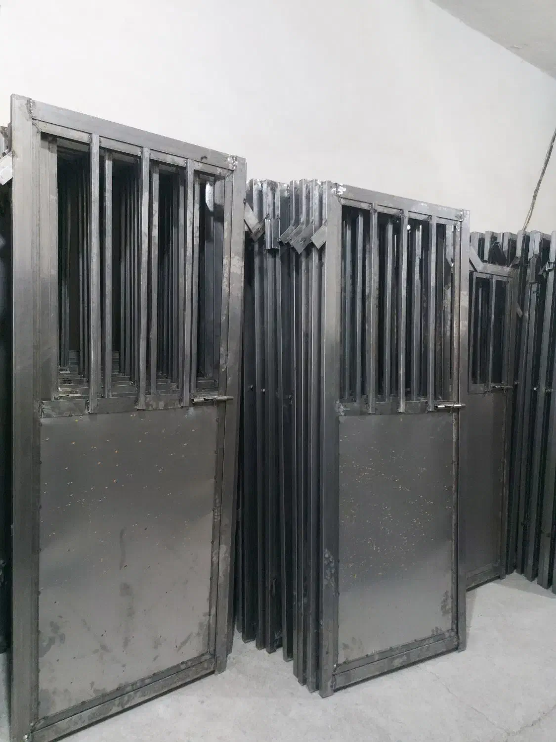 چهار چوب اتاقی درب انباری ۳۷۷۶۸درب پی وی سی۲۸۳۸۵|مصالح و تجهیزات ساختمان|کرج, شهرک جهان آرا|دیوار