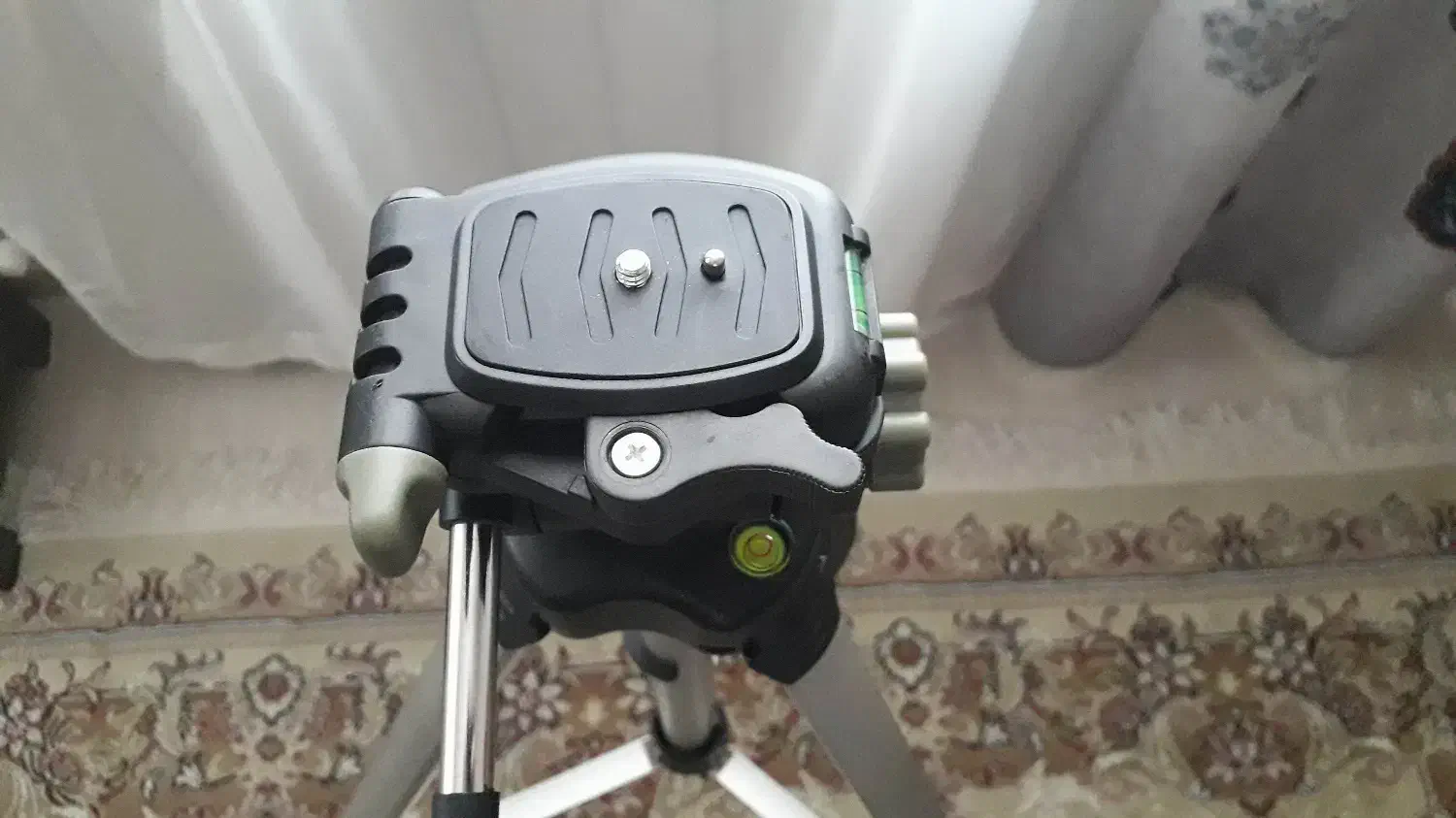 سه پایه دوربین|دوربین عکاسی و فیلم‌برداری|سنندج, |دیوار