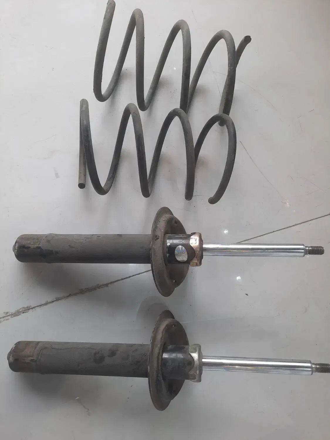 کمک وفنر پژو|قطعات یدکی و لوازم جانبی|شیراز, ریشمک|دیوار