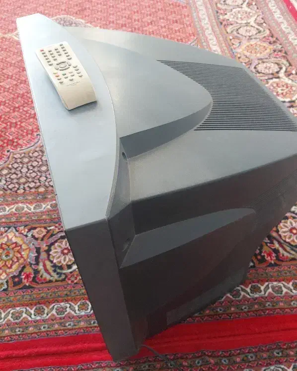 تلویزیون قدیمی درحد نو|تلویزیون و پروژکتور|اردبیل, |دیوار