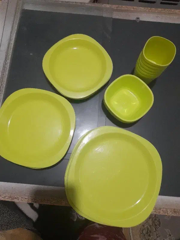 سرویس مسافرتی|ظروف نگهدارنده، پلاستیکی، یکبارمصرف|دورود, |دیوار