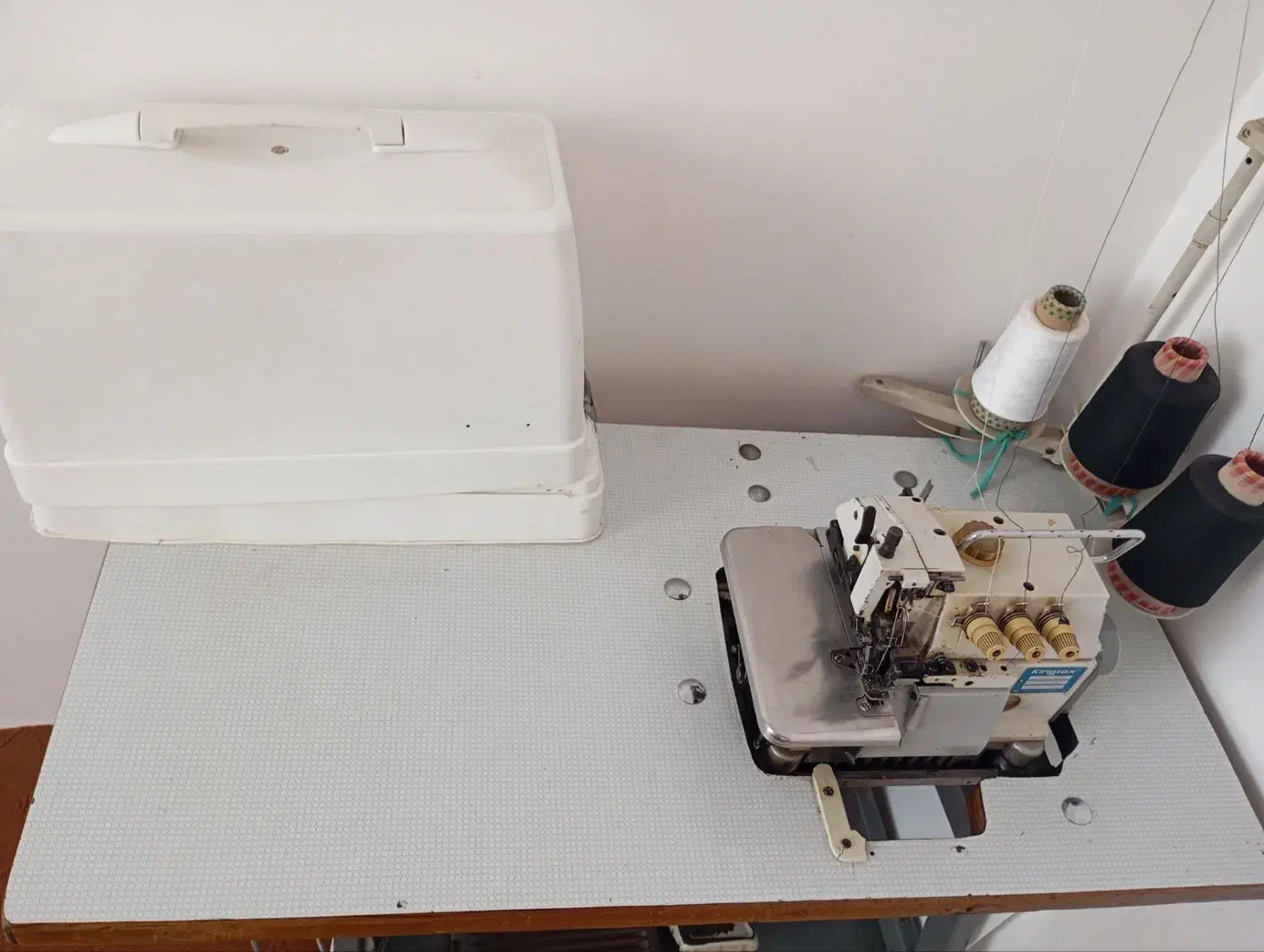 پاکدوز سه نخ|چرخ خیاطی و ریسندگی|میانه, |دیوار