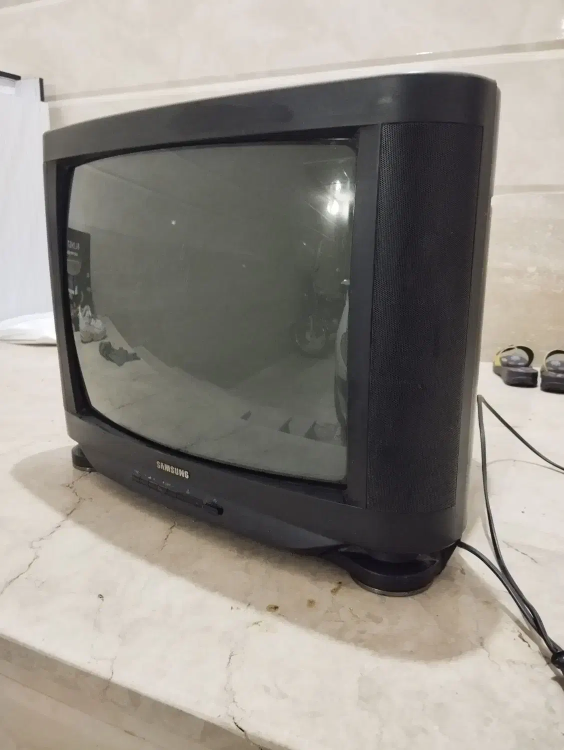 تلویزیون سالم وقدیمی|تلویزیون و پروژکتور|مهریز, |دیوار