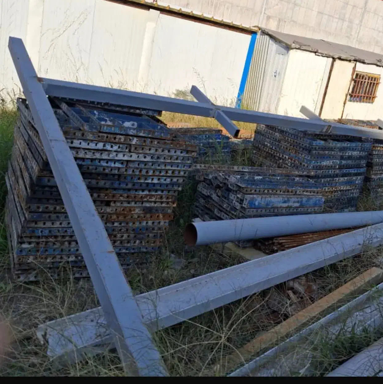 فروش قالب بتن ولوله داربست|مصالح و تجهیزات ساختمان|بندر انزلی, لیچارگی حسن رود|دیوار