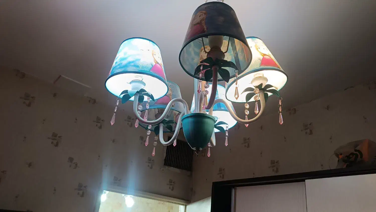 پنج‌شاخه|لوستر و چراغ آویز|تهران, علم و صنعت|دیوار