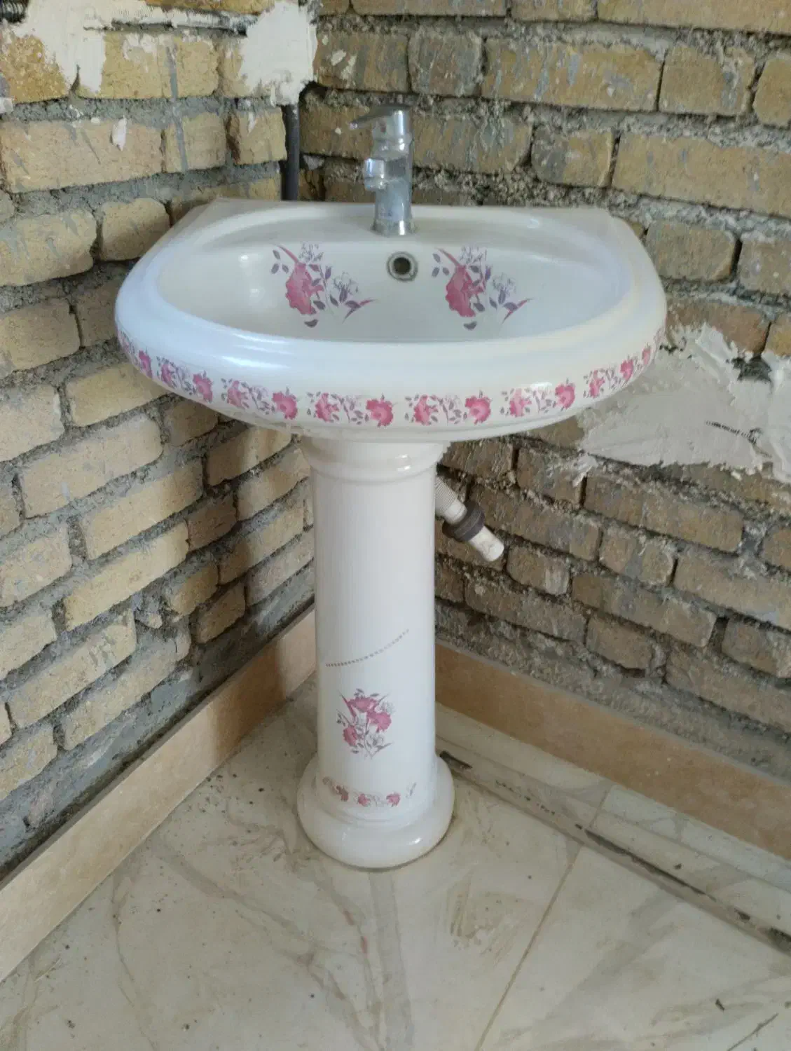 روشویی|لوازم سرویس بهداشتی|دهگلان, |دیوار