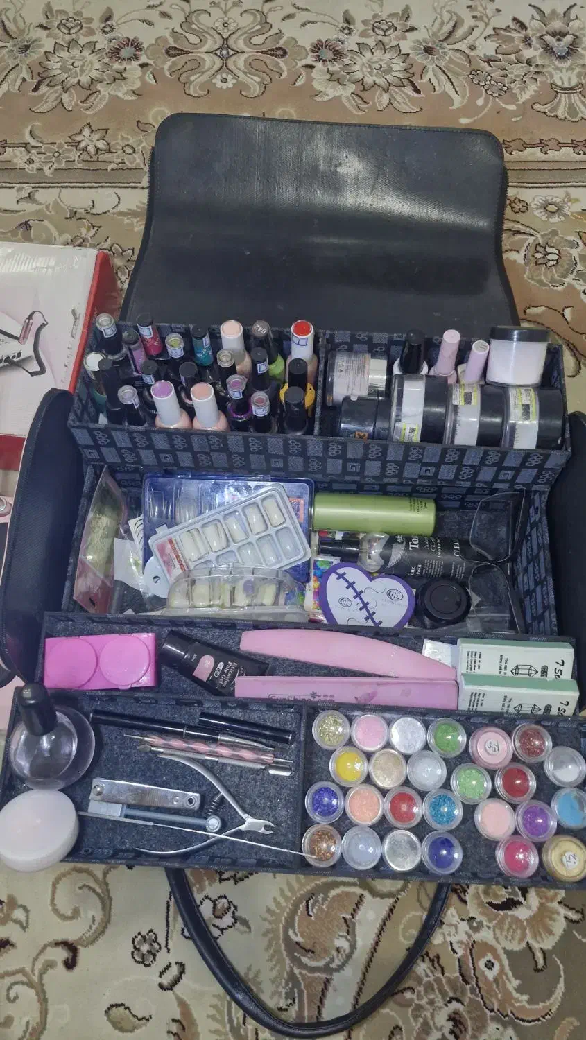 لوازم کاشت ناخن|آرایشگاه و سالنهای زیبایی|کوهدشت, |دیوار