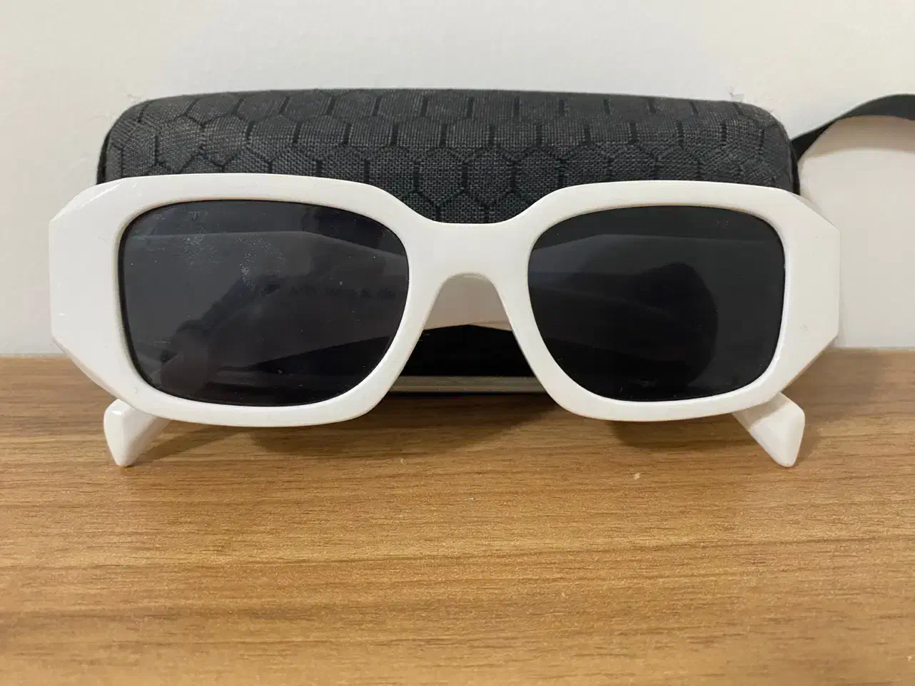 عینک|زیورآلات و اکسسوری|قشم, |دیوار